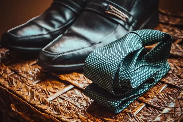 10 astuces pratiques pour organiser votre garde-robe facilement