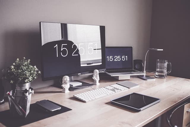 10 astuces pour organiser efficacement votre station de travail